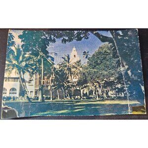 Royal Hawaiian Hotel Postcard Oahu Hawaii Mike Roberts Studios Vintage C792